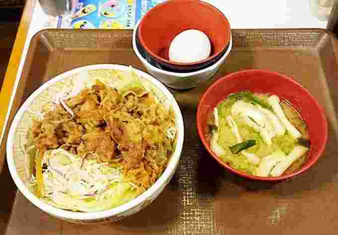 すき家の牛丼ライト定食