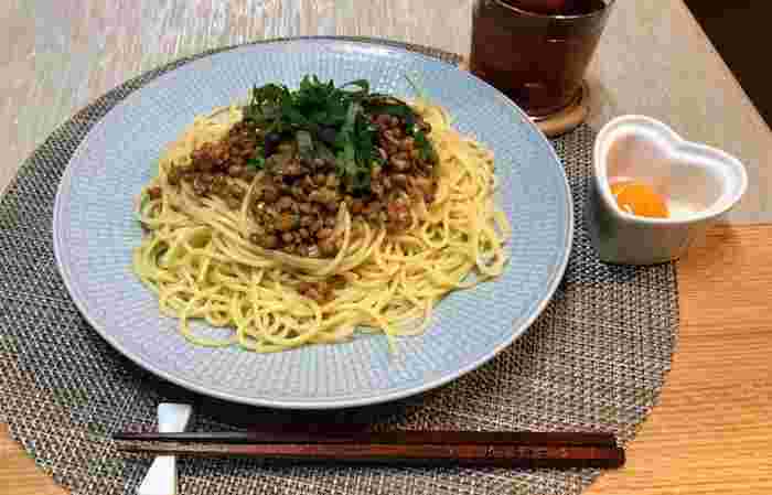 納豆を使用したガパオパスタ