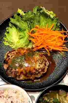 食パンを使用した豆腐ハンバーグ