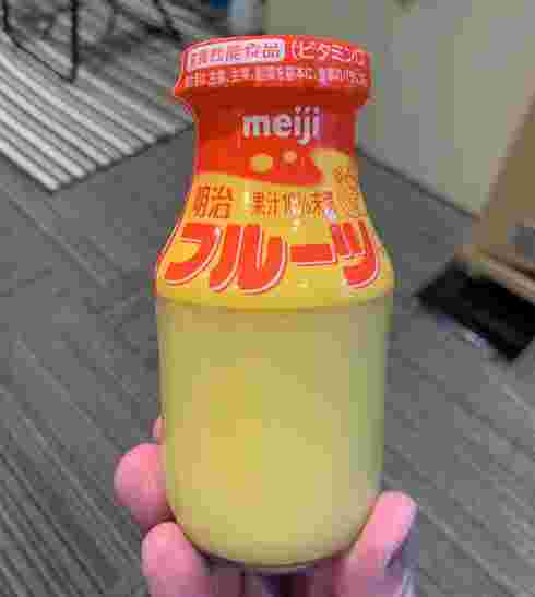 明治のフルーツ牛乳の紹介