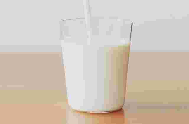 グラスに入った牛乳