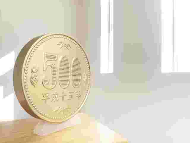 大きい500円の置物