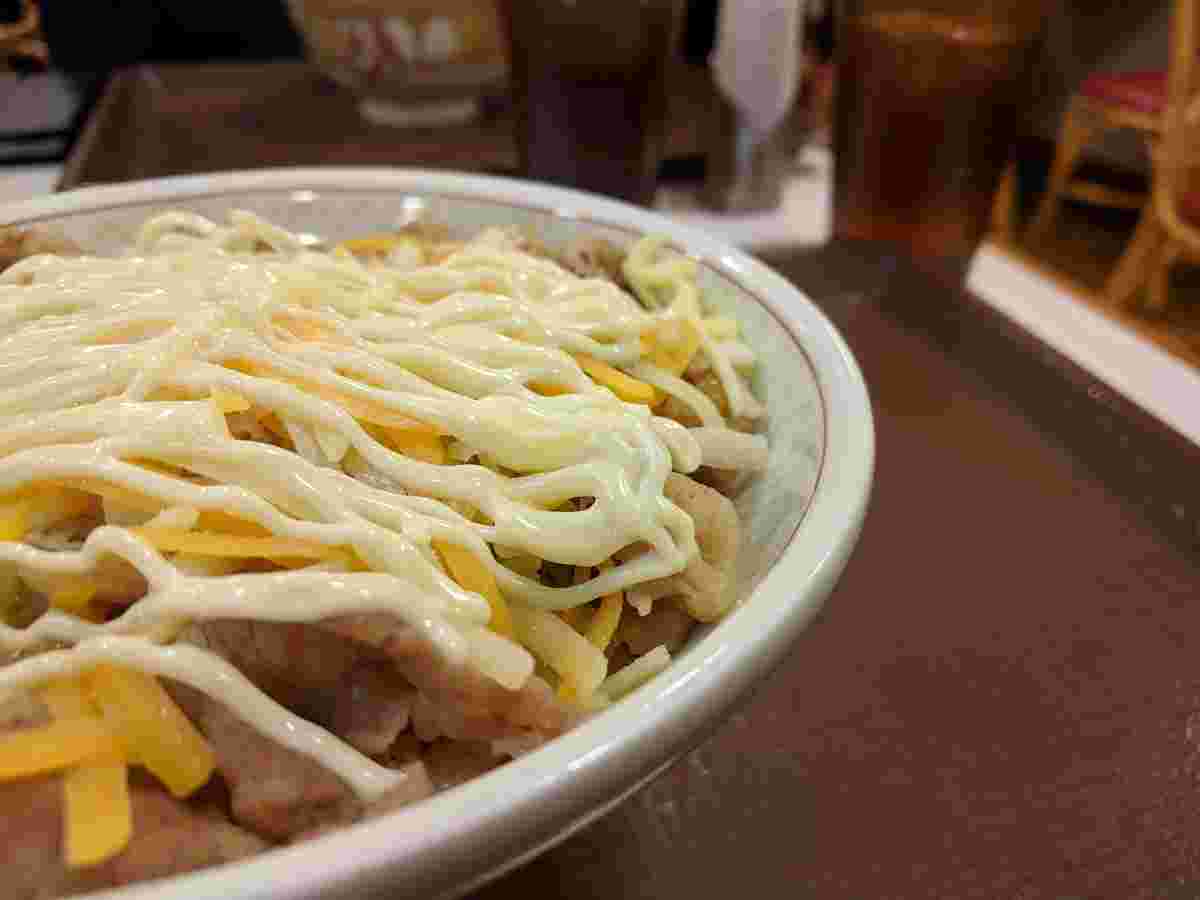 マヨネーズを乗せた牛丼