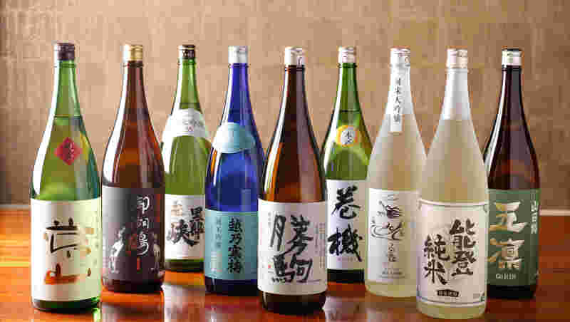 日本全国各地の名産品の本格焼酎の様子