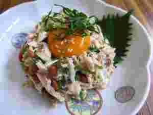 鶏ささみと納豆のユッケ
