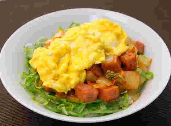 スパムのキムチ丼