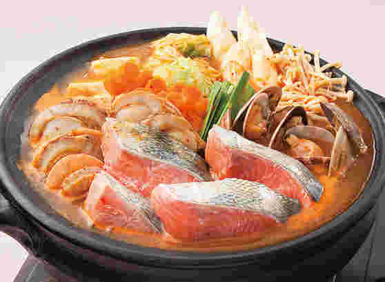 魚介がたっぷり入ったキムチ鍋