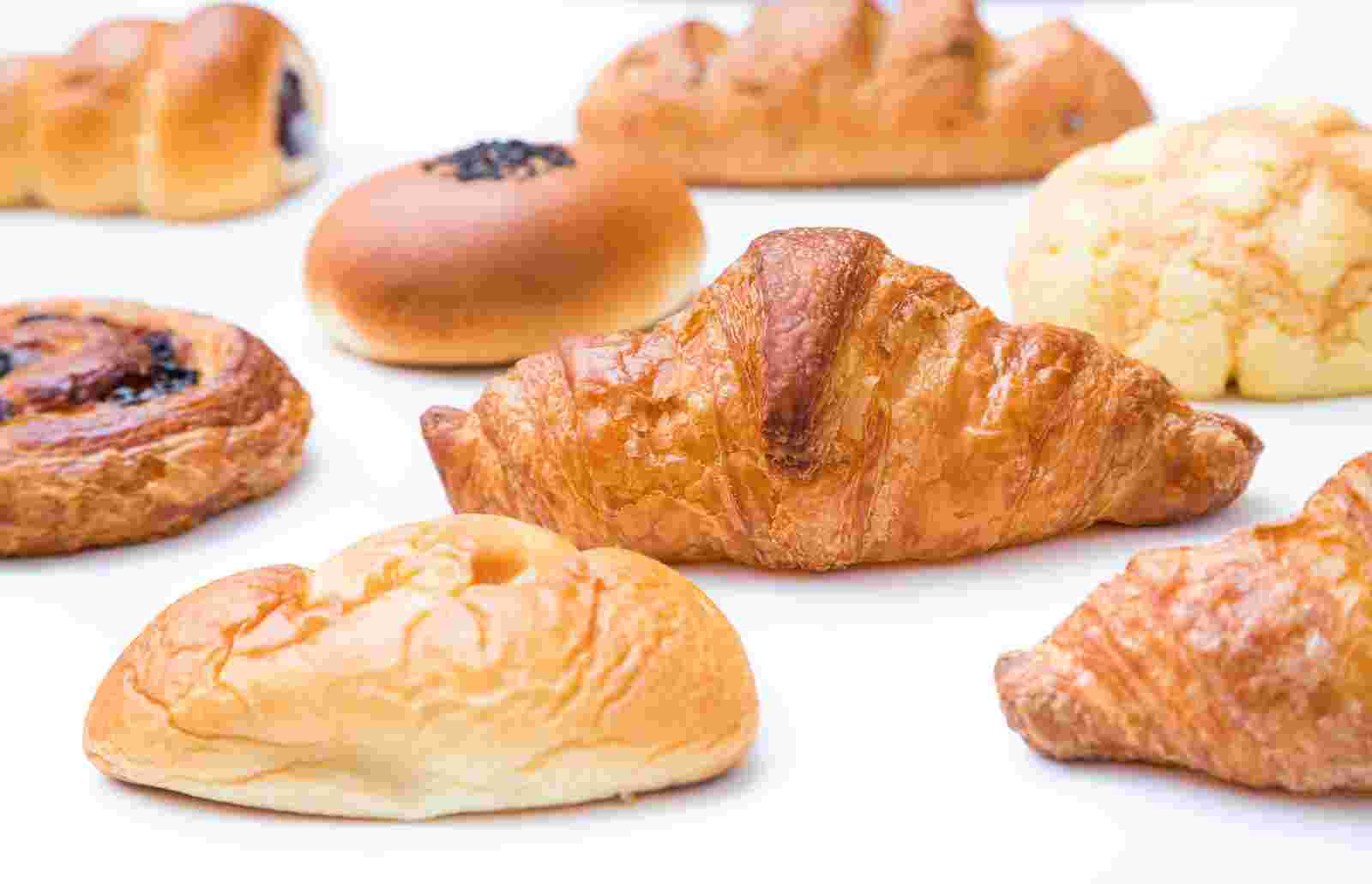 パン屋さんのパン（クロワッサン、クリームパン、メロンパン、あんパン、チョココルネ）の紹介