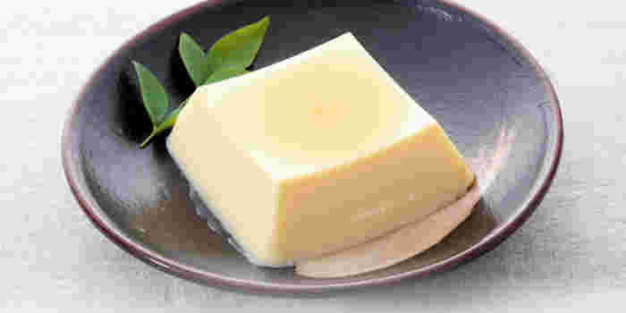 卵豆腐を器に盛った1品