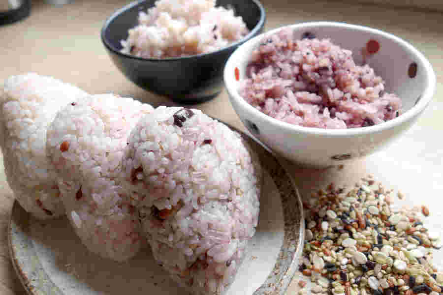 雑穀米のご飯やおにぎり