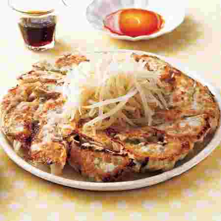 もやし餃子と山盛りもやし