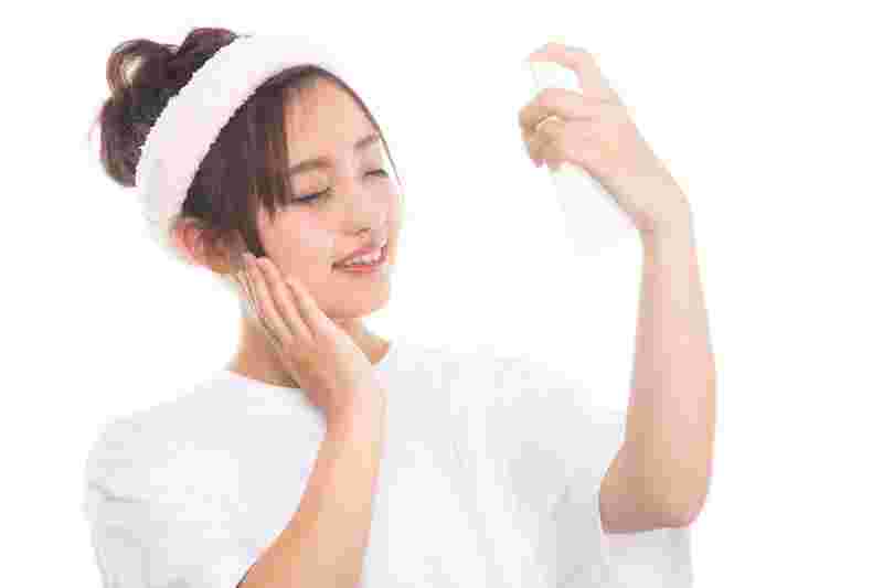 保湿をしている人