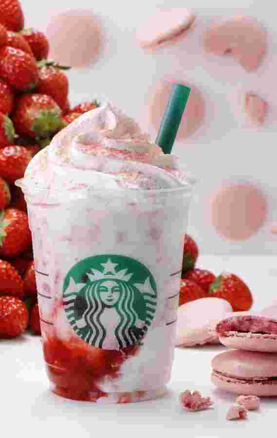 ストロベリーベリーマッチフラペチーノ ホワイト