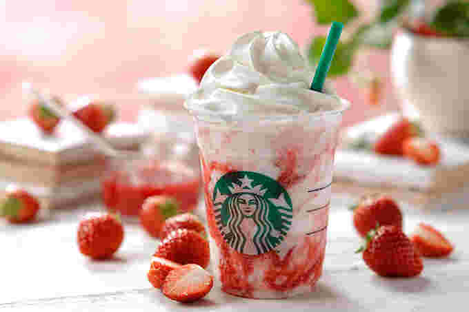 ストロベリーベリーマッチフラペチーノホワイト