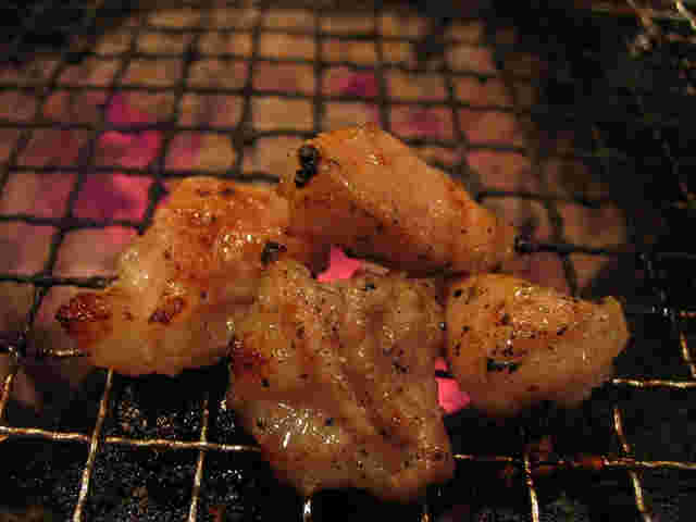 ギアラをこんがりと焼くところ