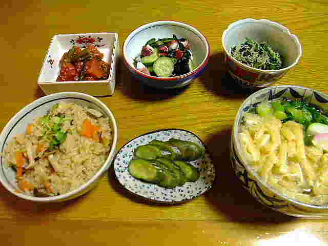 かやくご飯のある食卓