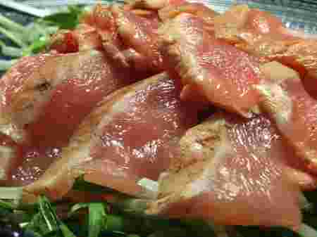 湯引きした鶏肉のサラダ