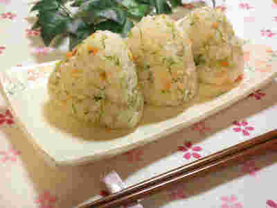 芽ネギと鮭のおにぎり