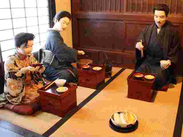 明治時代の食事風景