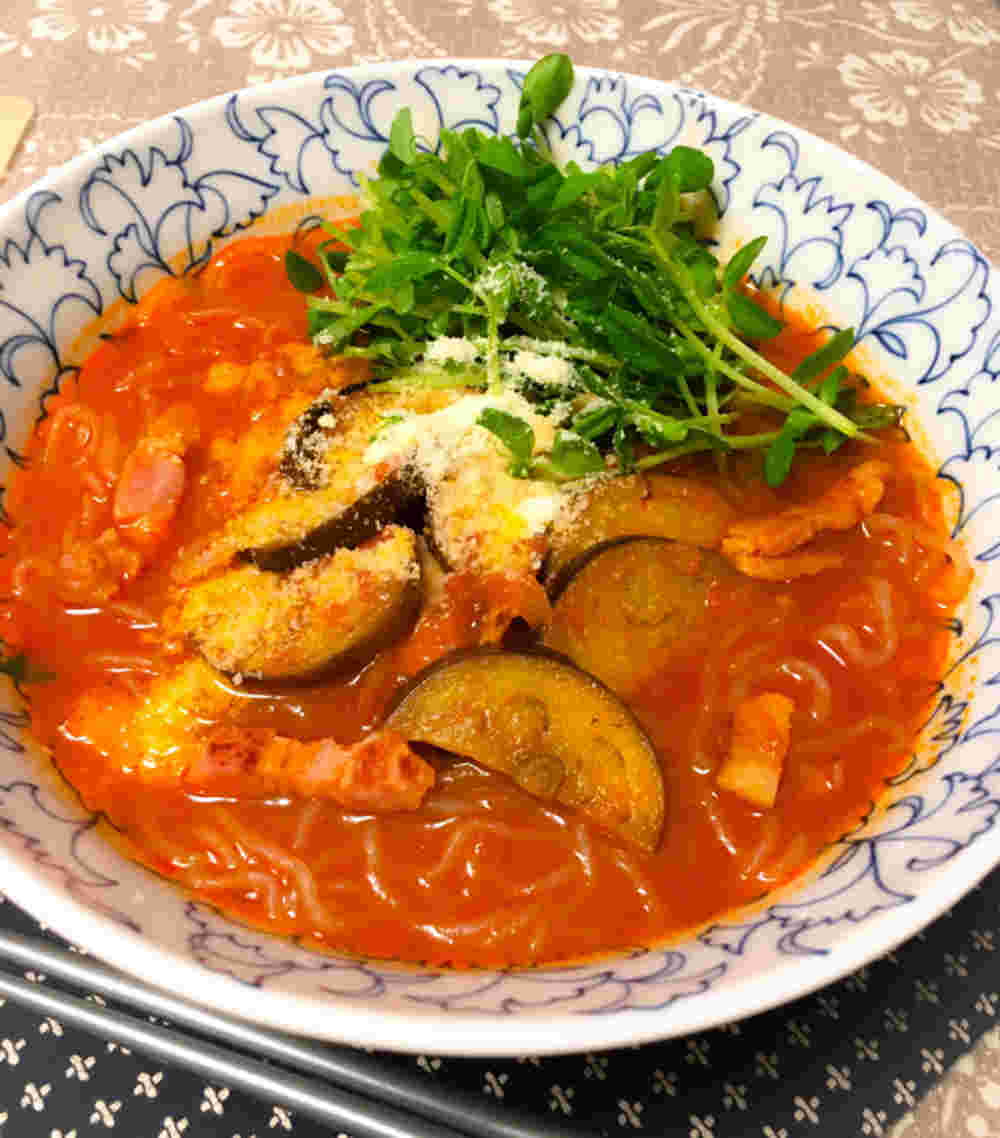 糖質オフのトマトラーメン