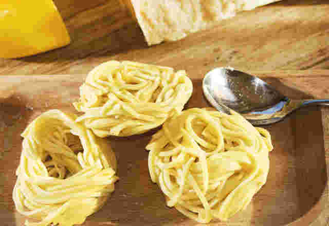 一口サイズにかたまったパスタ