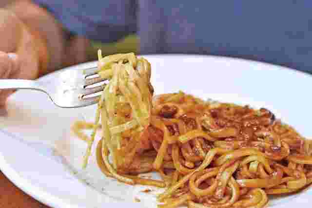 パスタを食べている手元