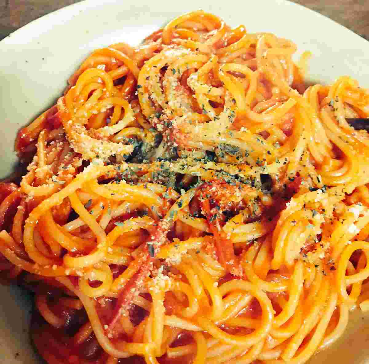 トマトジュースから作るパスタ