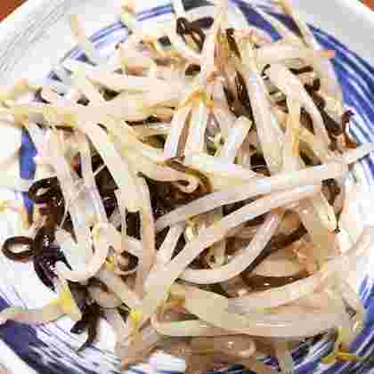 もやしと塩昆布のごま油和え