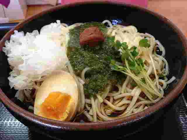 冷やしめかぶうどん