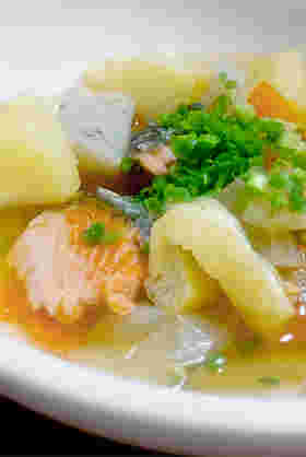 楽ちん♪鮭の具だくさん味噌汁【石狩汁】