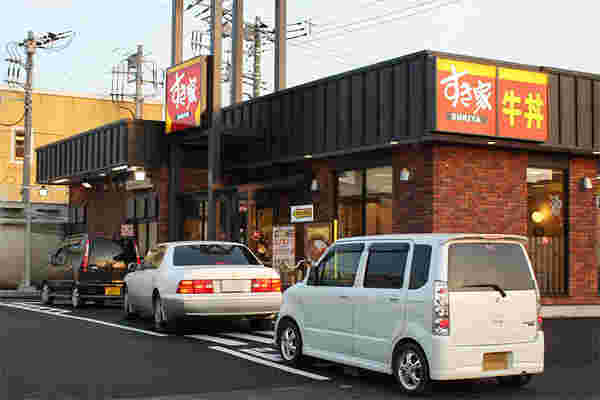すき家のドライブスルー風景