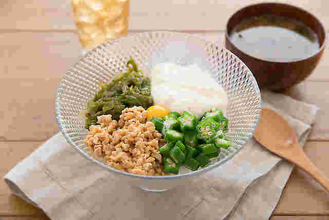 ねばねば食材のめかぶ丼