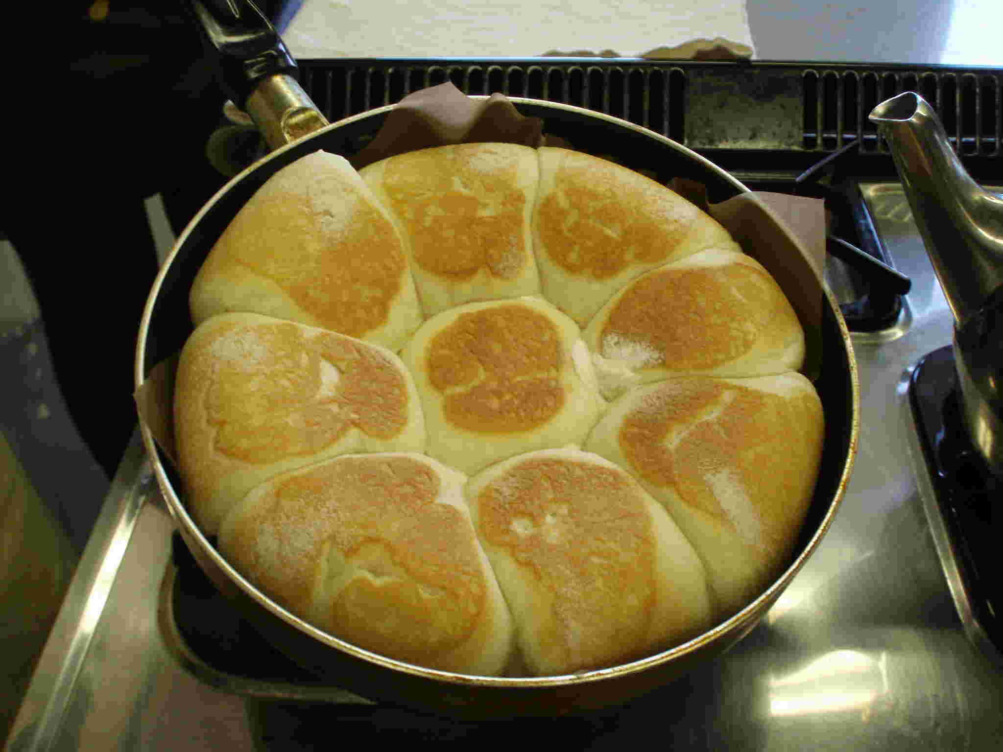 フライパンで焼いたパン