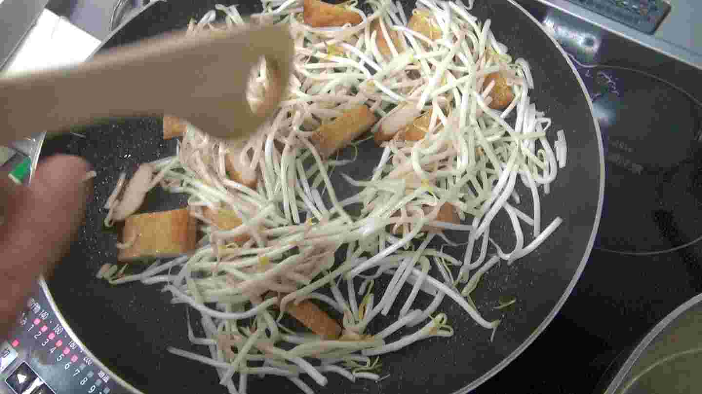 もやしとさつまあげの炒め物