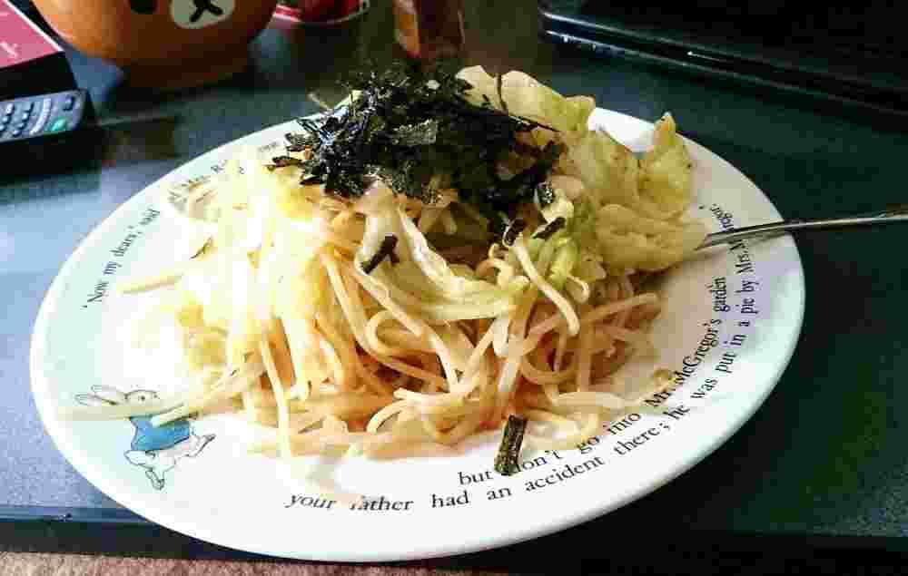 キャベツともやしのパスタ