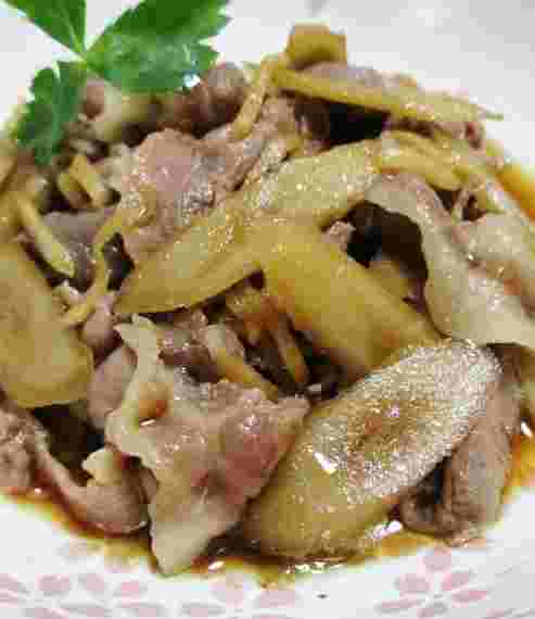 こってりと照りの出たごぼうと豚肉のしぐれ煮