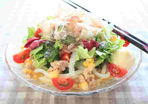 野菜たっぷりのサラダうどん