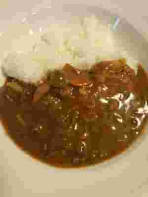 トマトジュースを使用したカレーの画像
