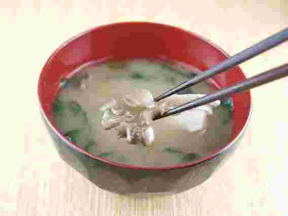 舞茸とほうれん草の味噌汁