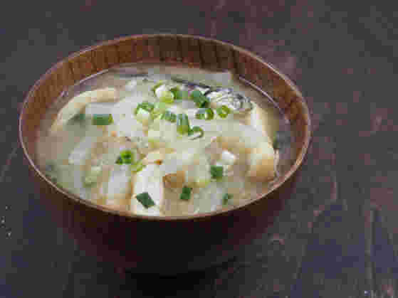 舞茸と大根の味噌汁