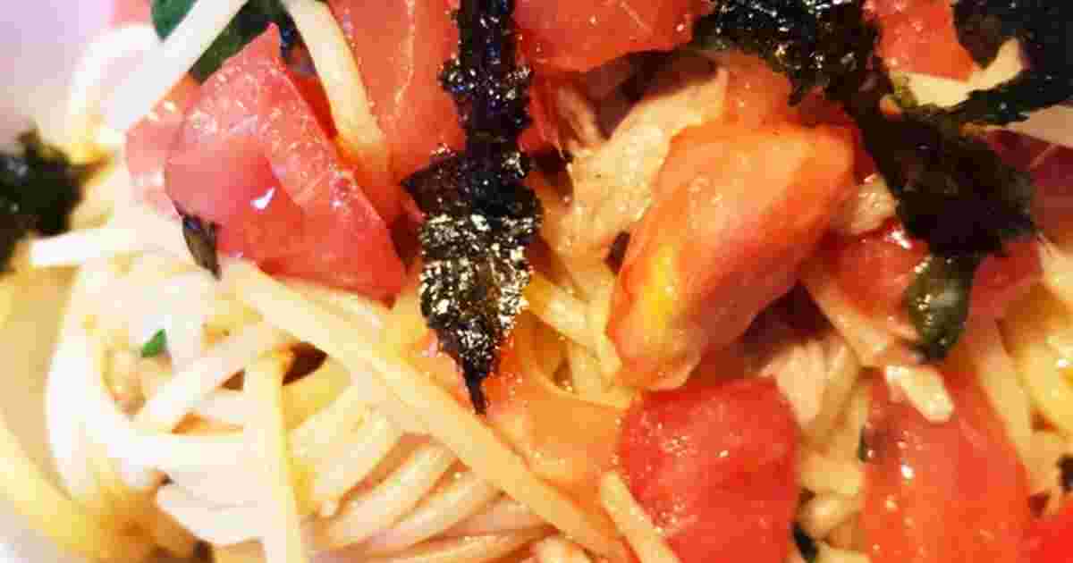 トマトとツナのパスタのアップ