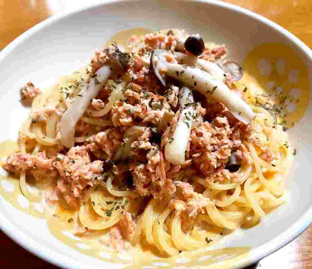 鮭フレークの豆乳パスタ