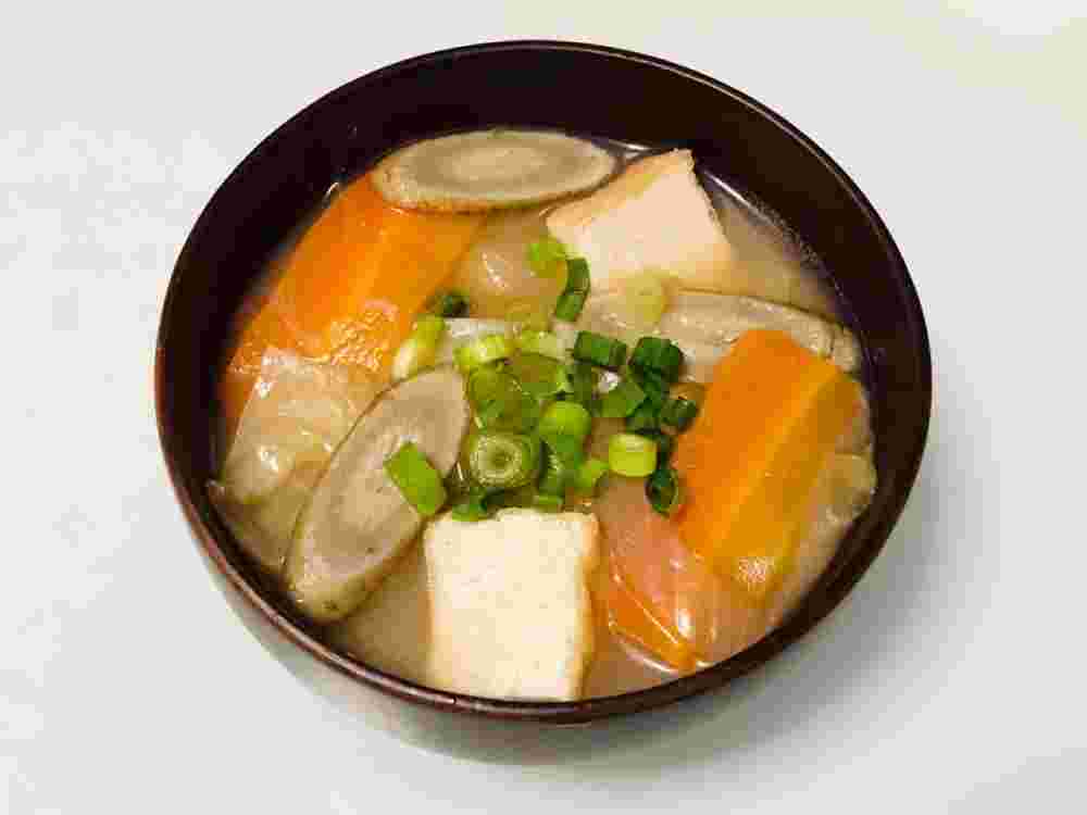 厚揚げこぼう人参キャベツ玉葱の味噌汁