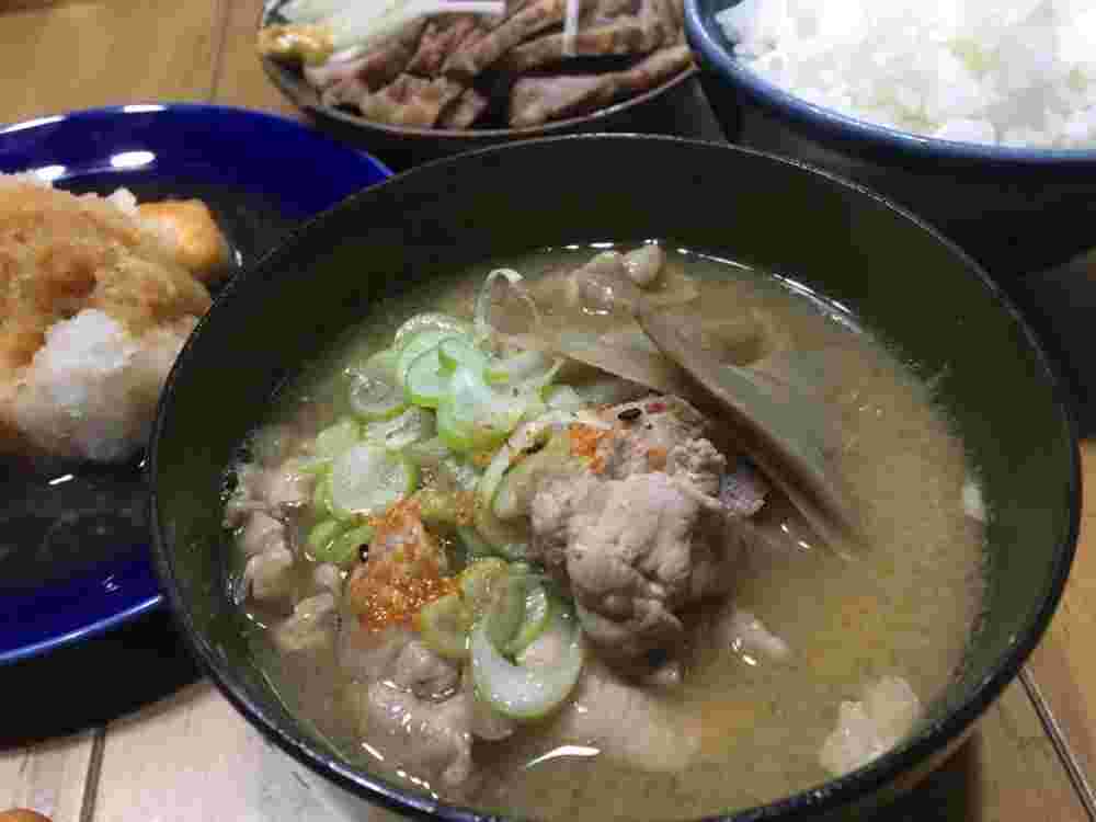 豚コマと牛蒡の味噌汁