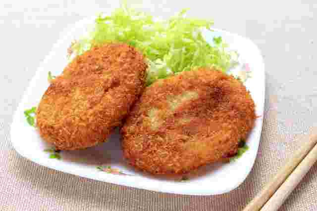 美味しそうなコロッケの画像