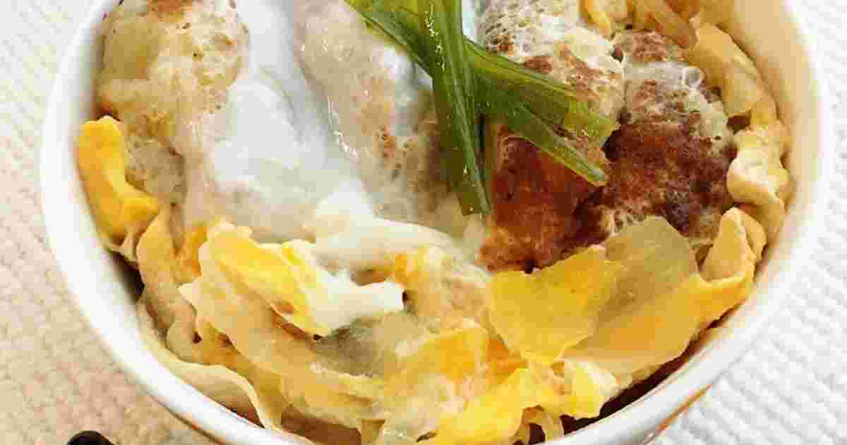 玉子を使用したボリューム満点コロッケ丼