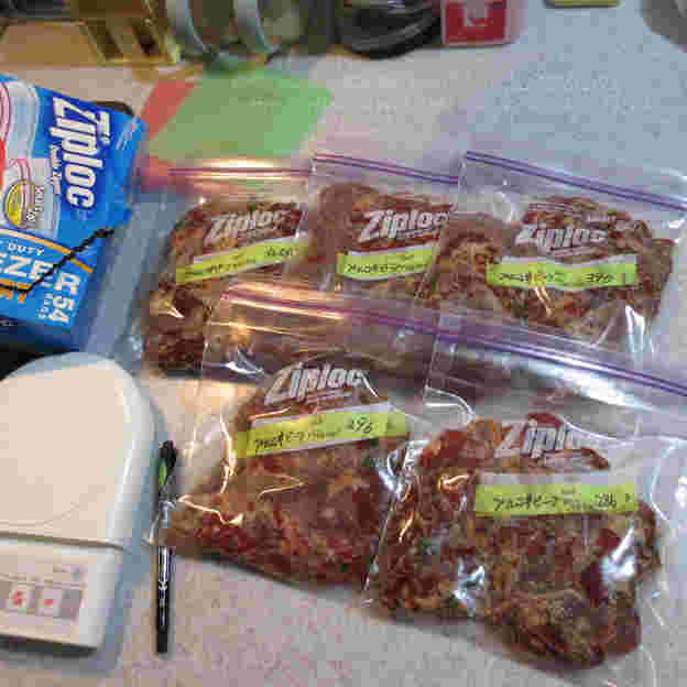 コストコのお肉をジップロックに入れた様子