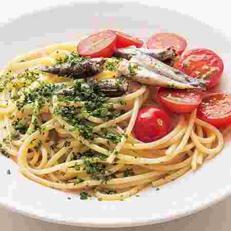 オイルサーディンとミニトマトのパスタ
