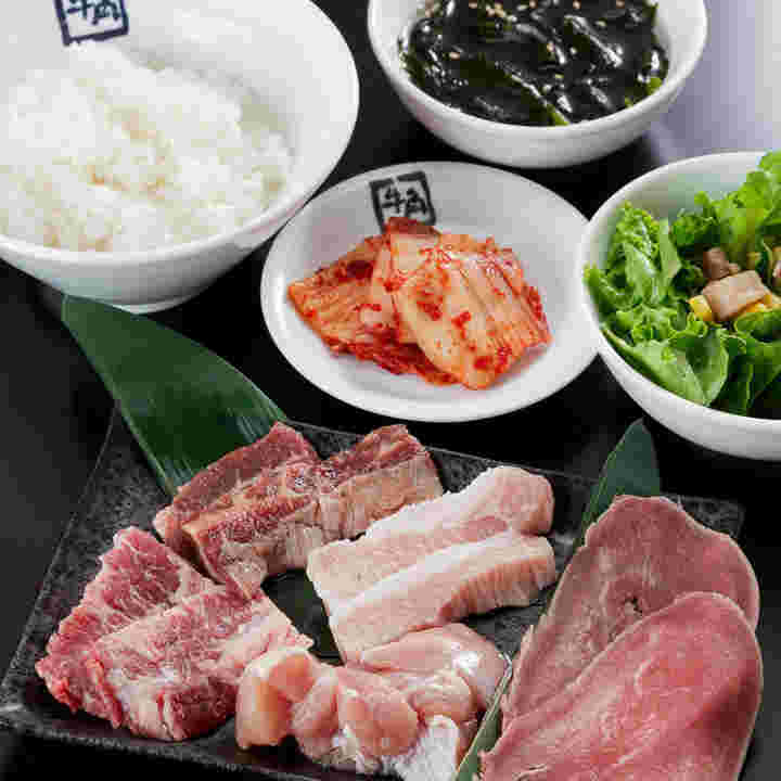 牛角の焼き肉の画像