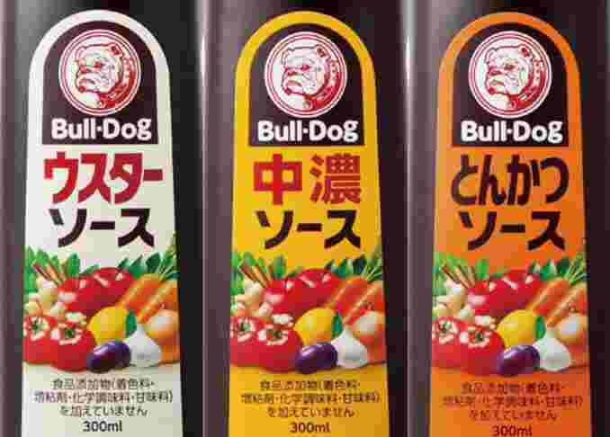 市販されているとんかつソースの様子